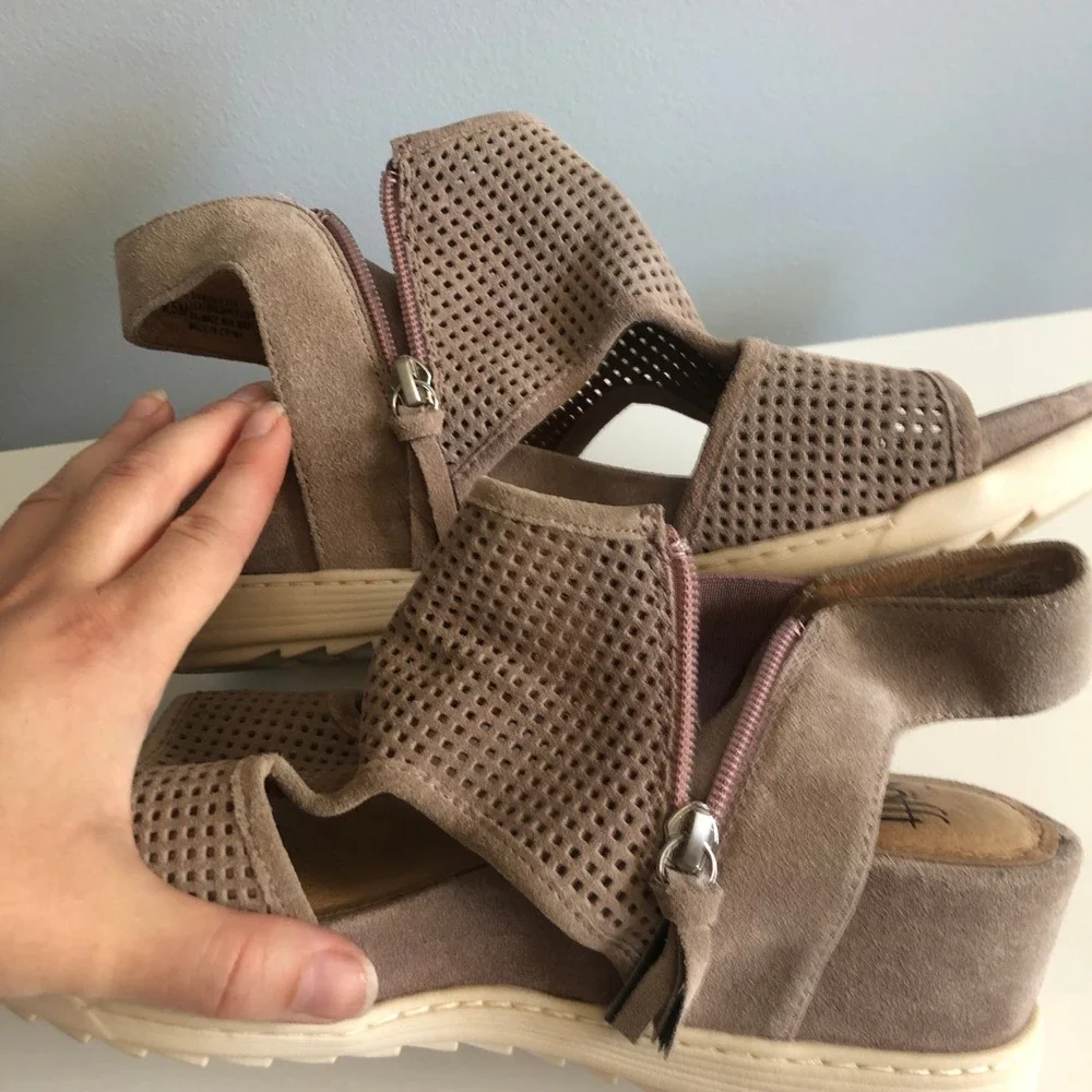 Sofft Womens Shandi Caged Zip Slingback Wedge Sandal Size 9.5M Tan‎ Mauve Summer